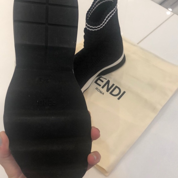 Black and white Fendy sock sneakers - Picture 7 of 8